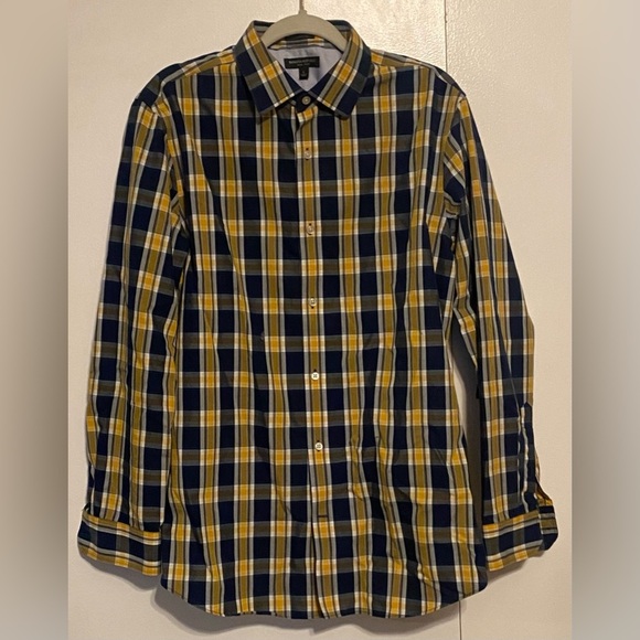 Banana Republic Men’s Wrinkle Resistant Dress Shirt, Large - Picture 1 of 4